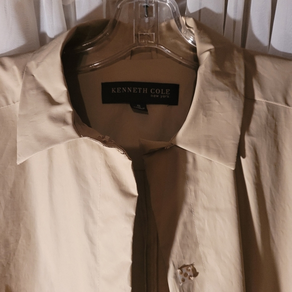 Kenneth Cole trench coat - Picture 2 of 2